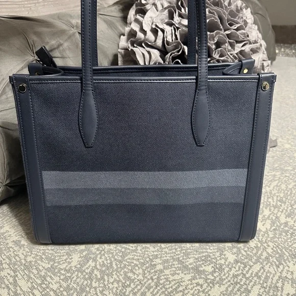 Kate Spade Market Tote - Picture 3 of 10